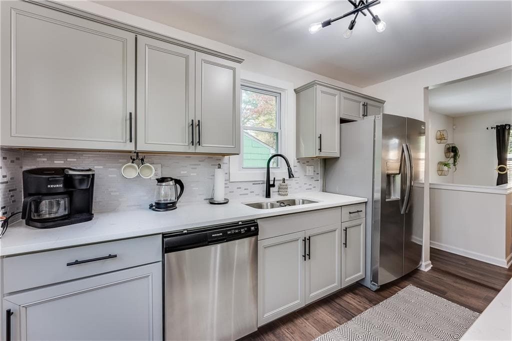 3 bedroom, 3 bathroom, 1,525 sq ft single family residence for sale at 946 Astor Avenue, Atlanta, GA 30310 — photo 8