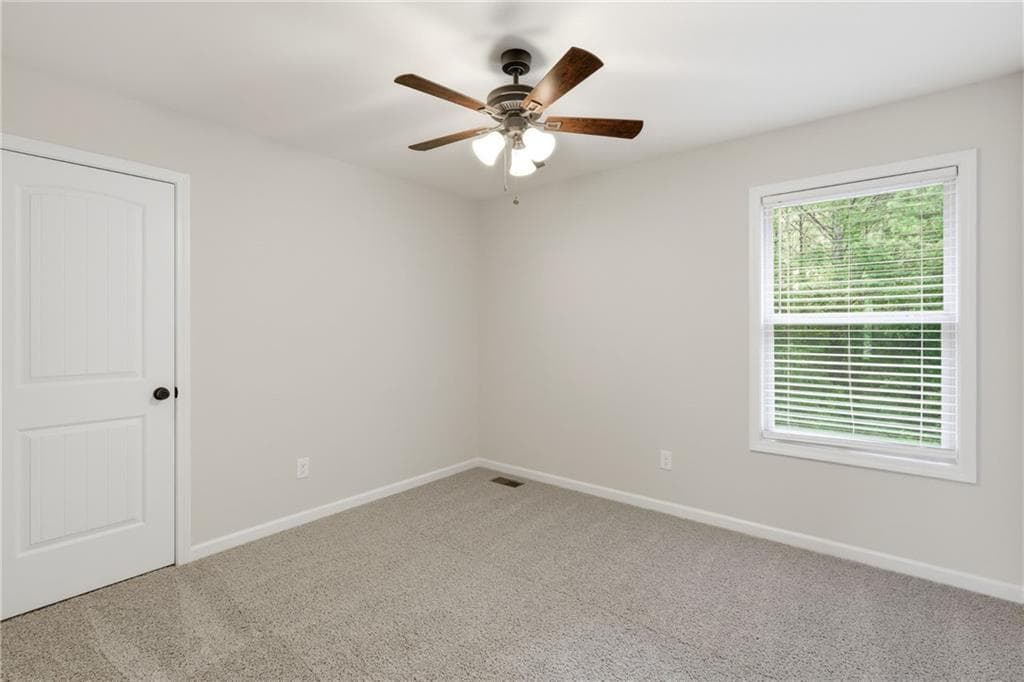 4 bedroom, 3 bathroom, 1,937 sq ft single family residence under contract at 77 Walnut Creek Court, Dallas, GA 30157 — photo 4