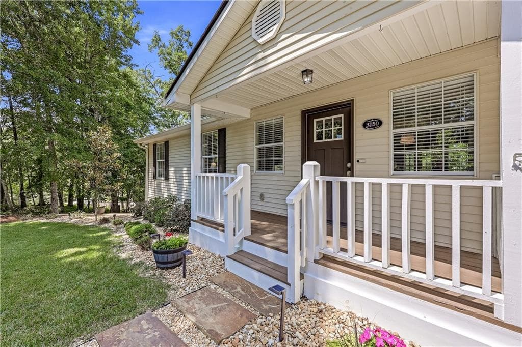 3 bedroom, 3 bathroom, 1,710 sq ft single family residence for sale at 3150 Edgewater Drive, Gainesville, GA 30501 — photo 8