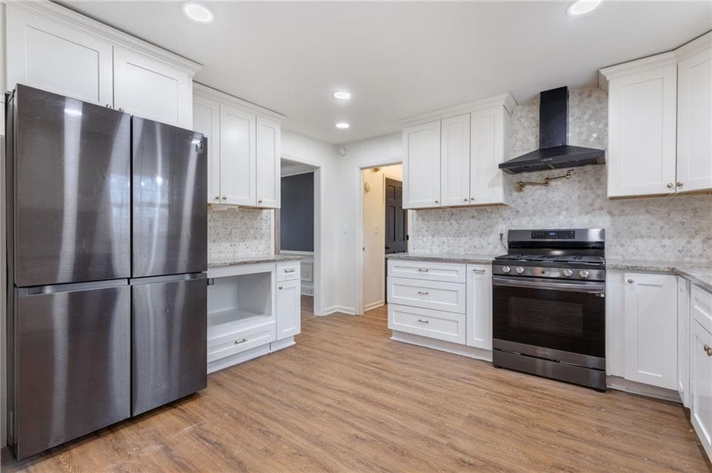 5 bedroom, 6 bathroom, 4,846 sq ft single family residence under contract at 808 Valbrook Court, Lilburn, GA 30047 — photo 8