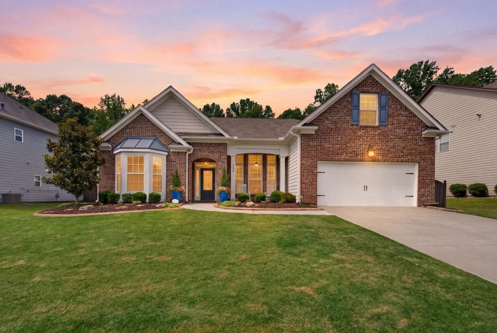4 bedroom, 2 bathroom, 2,651 sq ft single family residence for sale at 6250 Privet Way, Cumming, GA 30028