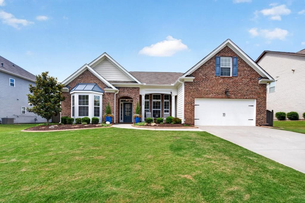 4 bedroom, 2 bathroom, 2,651 sq ft single family residence for sale at 6250 Privet Way, Cumming, GA 30028 — photo 2
