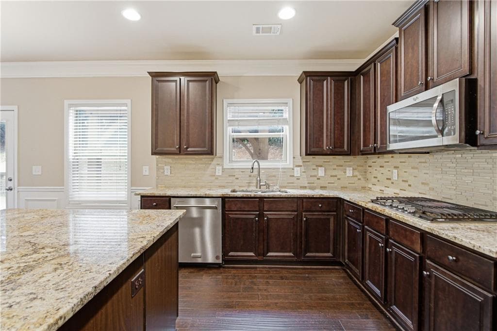 4 bedroom, 4 bathroom, 3,325 sq ft single family residence for sale at 114 Madison Street, Canton, GA 30115 — photo 2