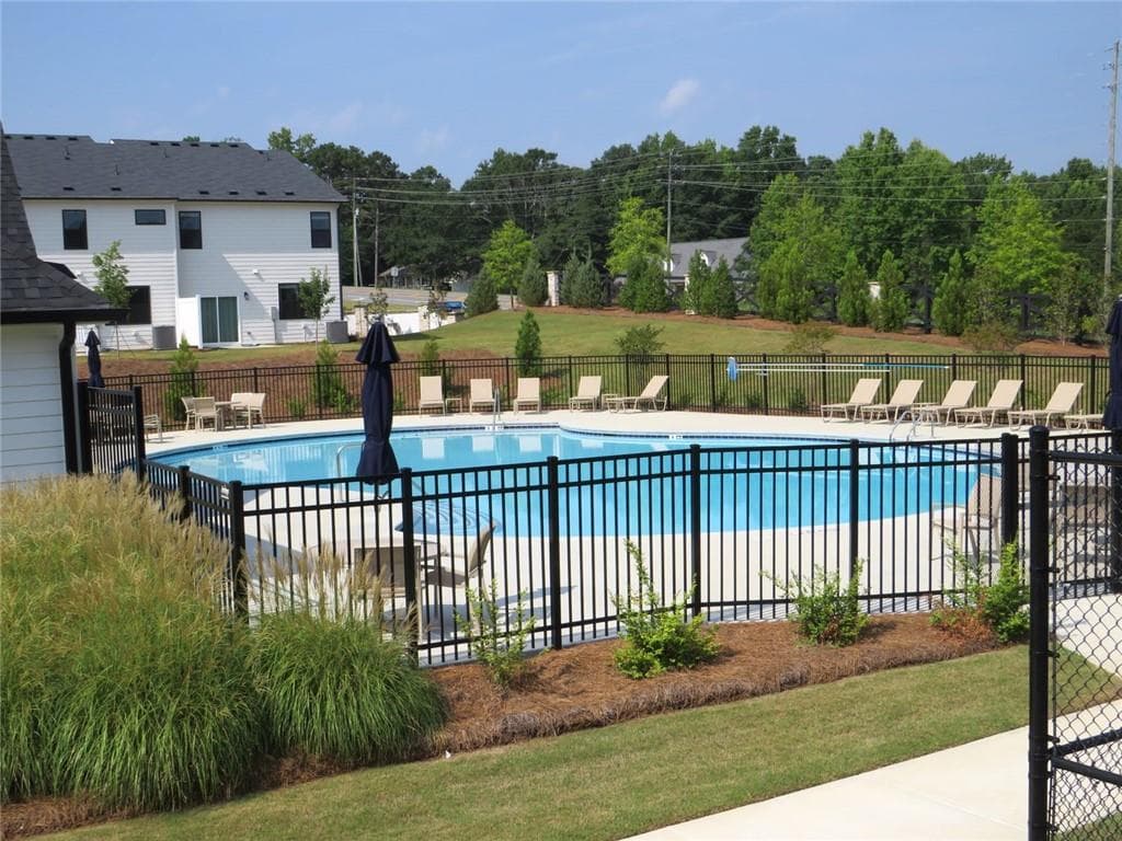3 bedroom, 3 bathroom, 1,842 sq ft townhouse for rent at 7417 Quinn Place, Flowery Branch, GA 30542 for $2,150 a month — photo 8