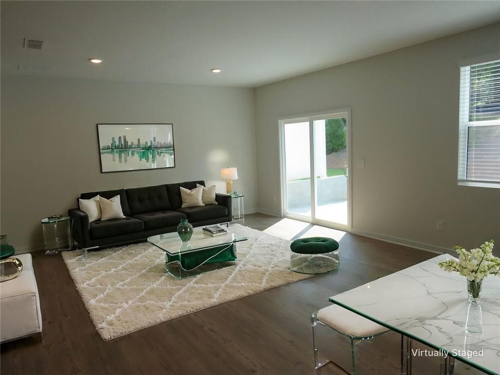 3 bedroom, 3 bathroom, 1,842 sq ft townhouse for rent at 7417 Quinn Place, Flowery Branch, GA 30542 for $2,150 a month — photo 9