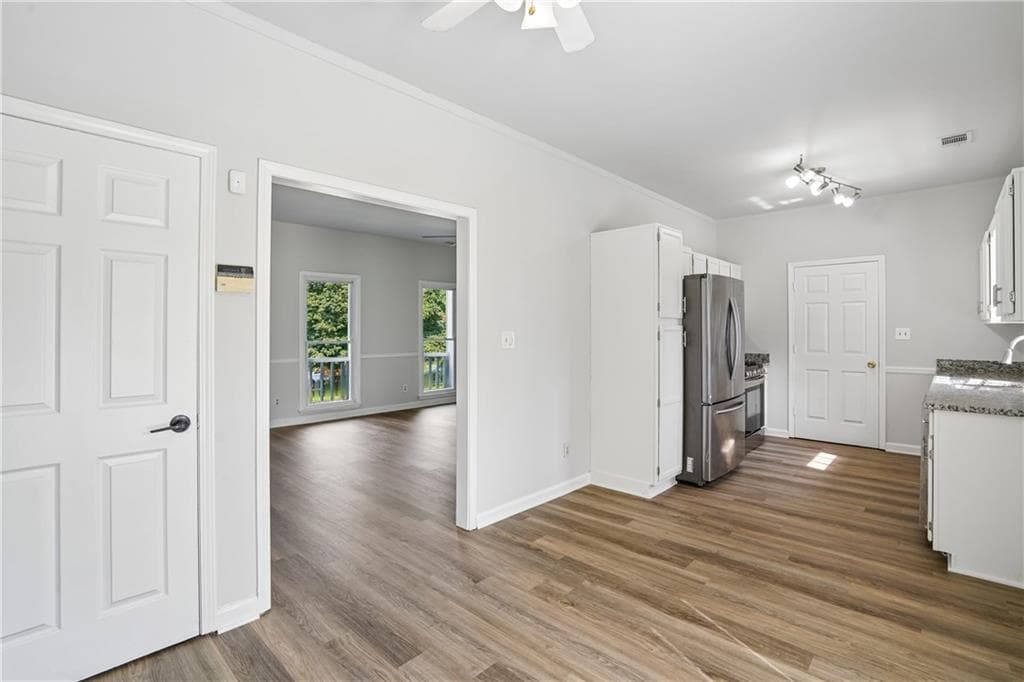 3 bedroom, 2 bathroom, 2,215 sq ft single family residence under contract at 2 Sumer Lane, Douglasville, GA 30134 — photo 6
