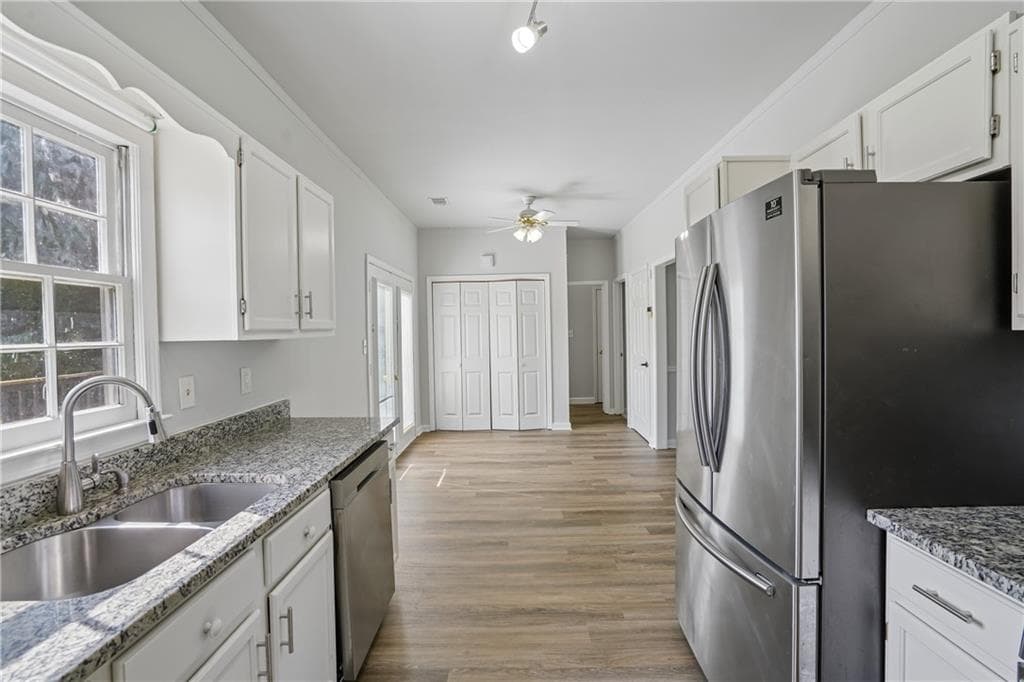 3 bedroom, 2 bathroom, 2,215 sq ft single family residence under contract at 2 Sumer Lane, Douglasville, GA 30134 — photo 7