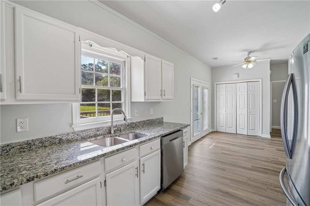 3 bedroom, 2 bathroom, 2,215 sq ft single family residence under contract at 2 Sumer Lane, Douglasville, GA 30134 — photo 8