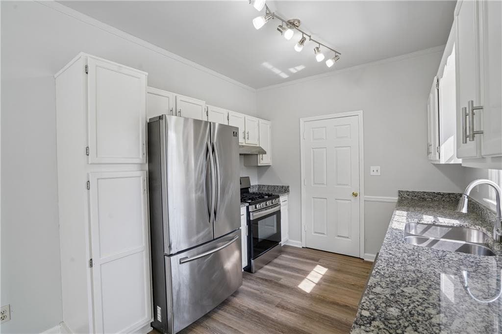3 bedroom, 2 bathroom, 2,215 sq ft single family residence under contract at 2 Sumer Lane, Douglasville, GA 30134 — photo 9