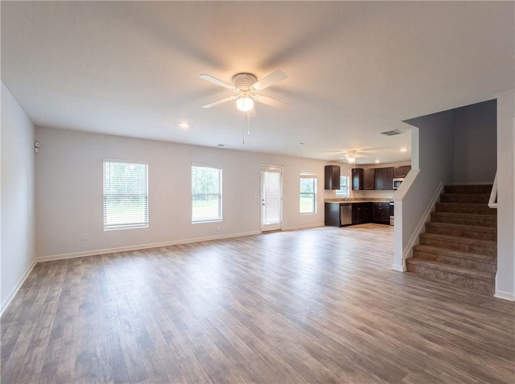 4 bedroom, 4 bathroom, 2,520 sq ft single family residence for sale at 1300 Mills Cove Drive, Covington, GA 30016 — photo 3