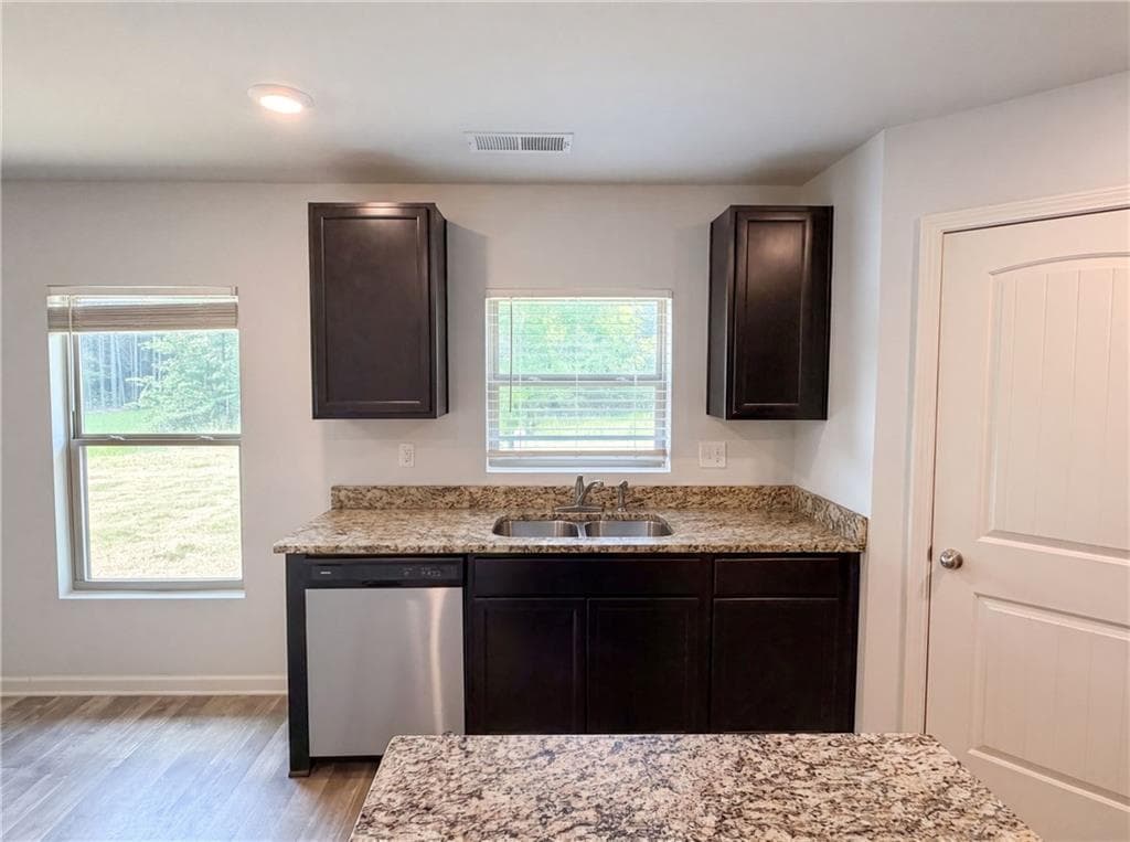 4 bedroom, 4 bathroom, 2,520 sq ft single family residence for sale at 1300 Mills Cove Drive, Covington, GA 30016 — photo 7