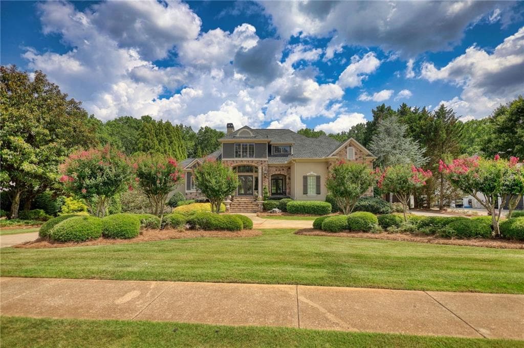 6 bedroom, 6 bathroom, 7,000 sq ft single family residence under contract at 1007 Legacy Hills Drive, Mcdonough, GA 30253 — photo 3