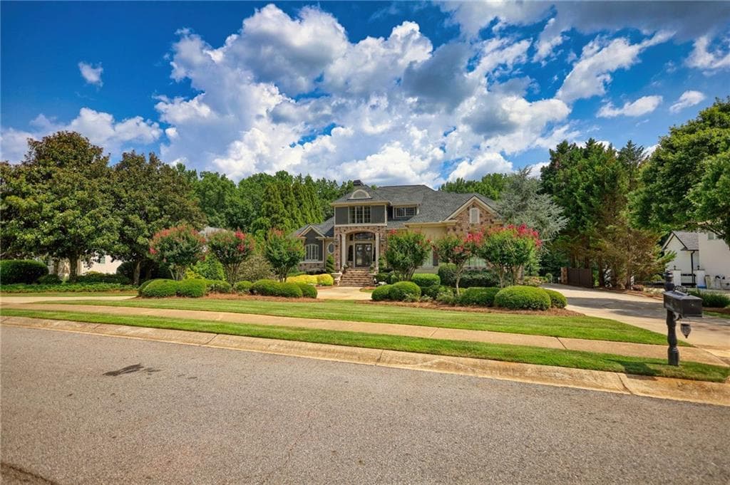 6 bedroom, 6 bathroom, 7,000 sq ft single family residence under contract at 1007 Legacy Hills Drive, Mcdonough, GA 30253 — photo 6