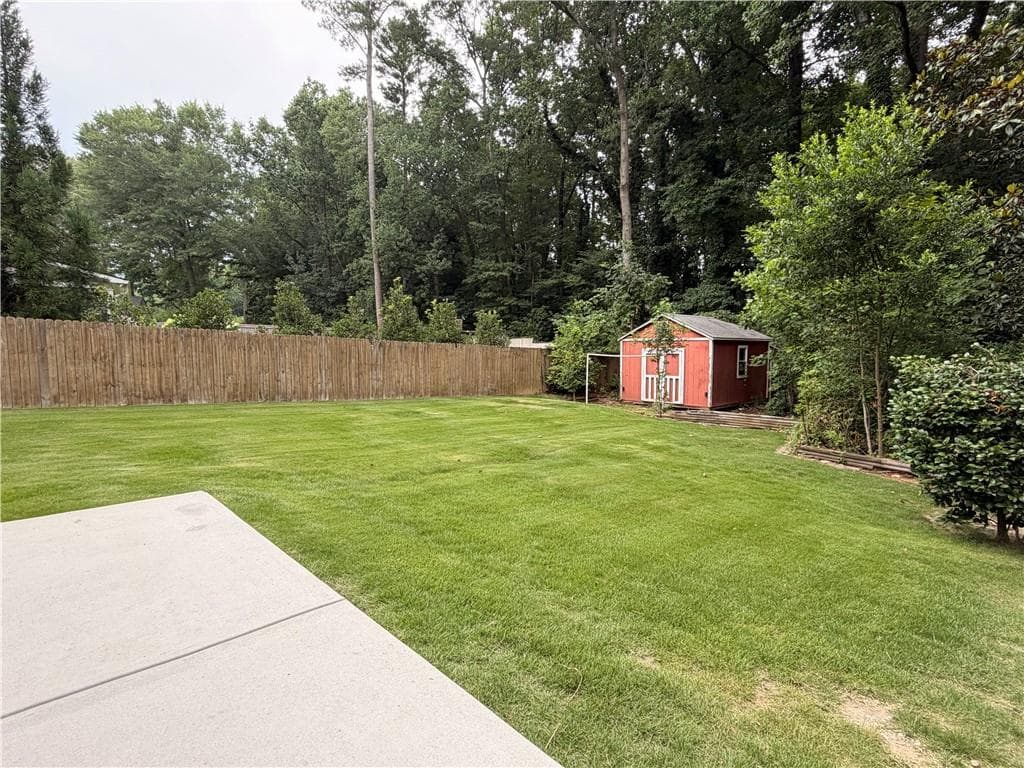 3 bedroom, 2 bathroom, 1,774 sq ft single family residence for sale at 3284 Embry Circle, Atlanta, GA 30341 — photo 2