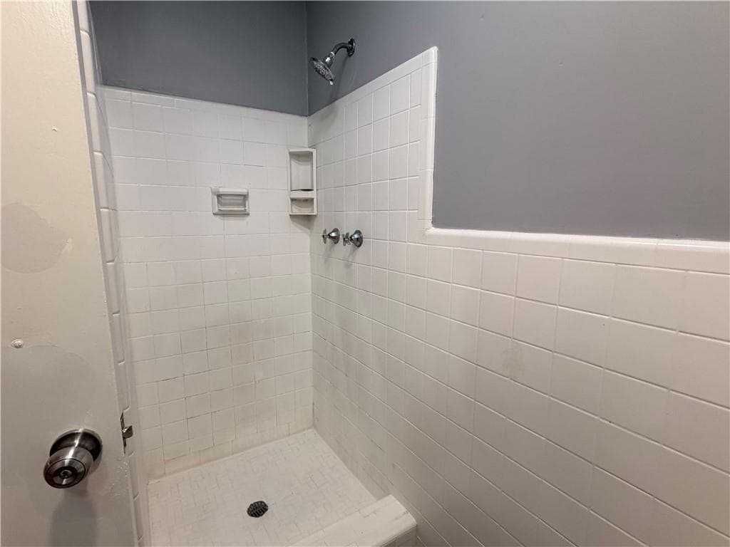 3 bedroom, 2 bathroom, 1,774 sq ft single family residence for sale at 3284 Embry Circle, Atlanta, GA 30341 — photo 9