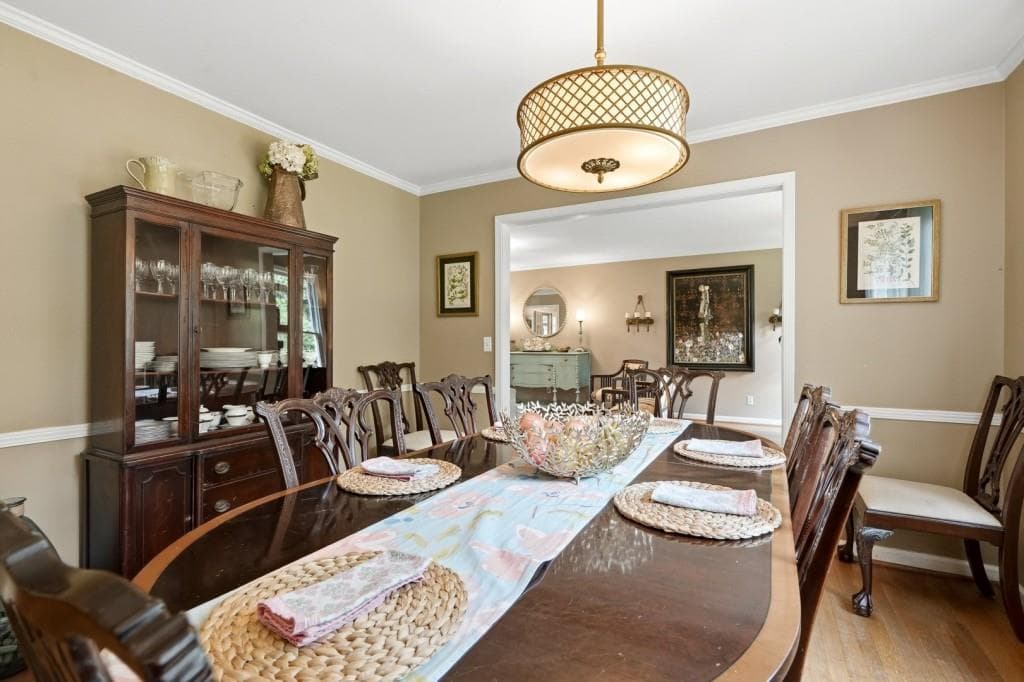 4 bedroom, 3 bathroom, 2,740 sq ft single family residence under contract at 1722 Kellogg Springs Drive, Atlanta, GA 30338 — photo 3