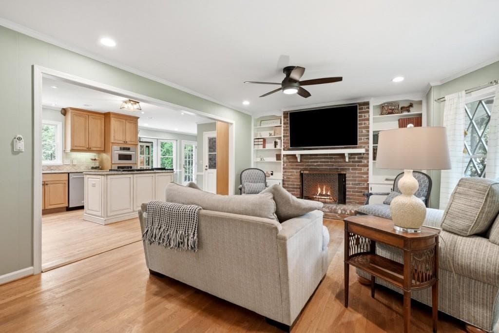 4 bedroom, 3 bathroom, 2,740 sq ft single family residence under contract at 1722 Kellogg Springs Drive, Atlanta, GA 30338 — photo 9
