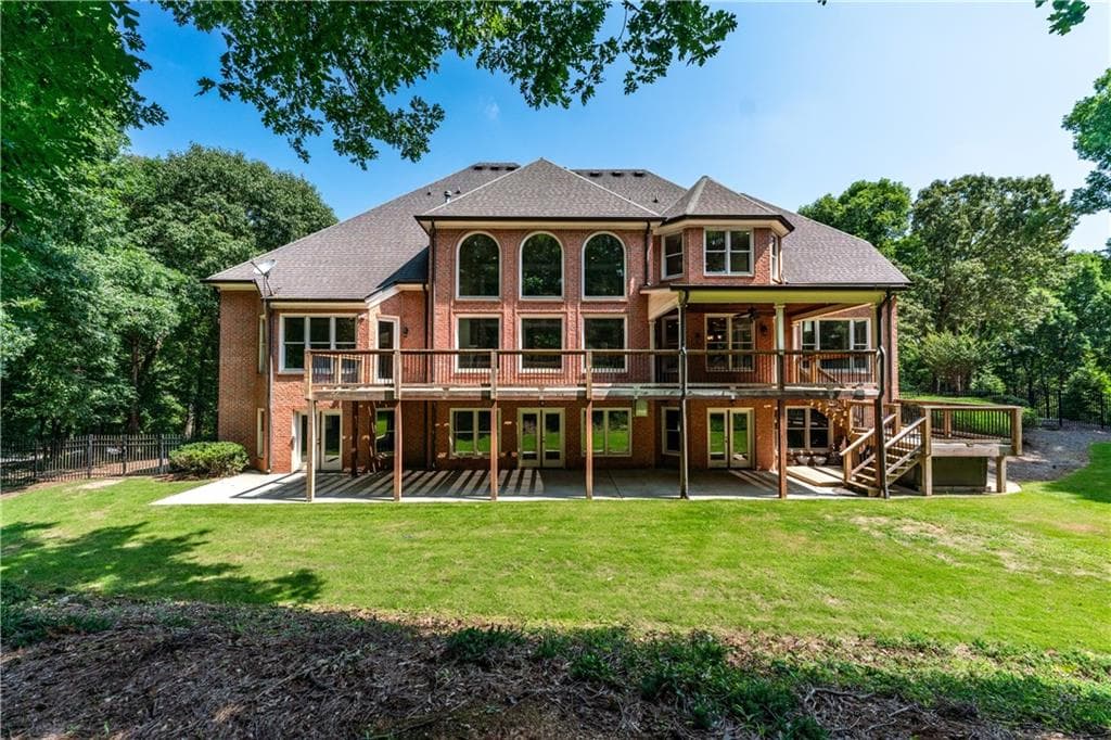 4 bedroom, 5 bathroom, 5,105 sq ft single family residence under contract at 2115 Tee Drive, Braselton, GA 30517 — photo 5