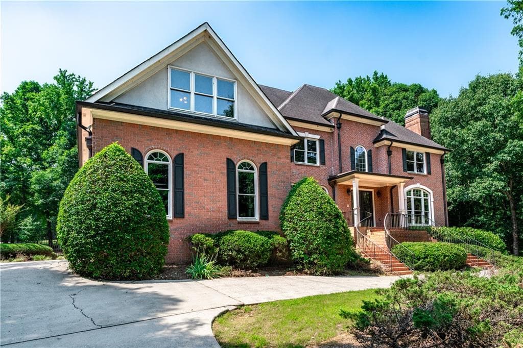 4 bedroom, 5 bathroom, 5,105 sq ft single family residence under contract at 2115 Tee Drive, Braselton, GA 30517 — photo 2