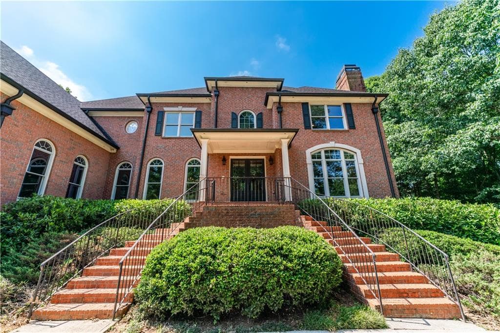 4 bedroom, 5 bathroom, 5,105 sq ft single family residence under contract at 2115 Tee Drive, Braselton, GA 30517