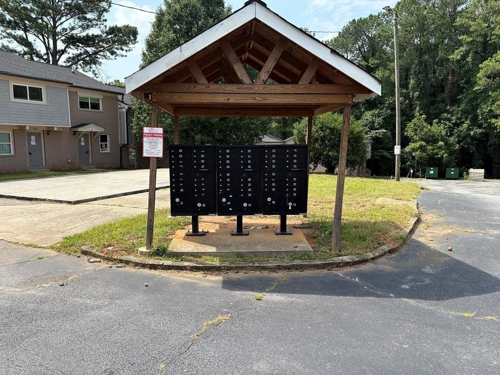 2 bedroom, 2 bathroom, 1,728 sq ft townhouse for sale at 2604 Campbellton Road 2G, Atlanta, GA 30311 — photo 6
