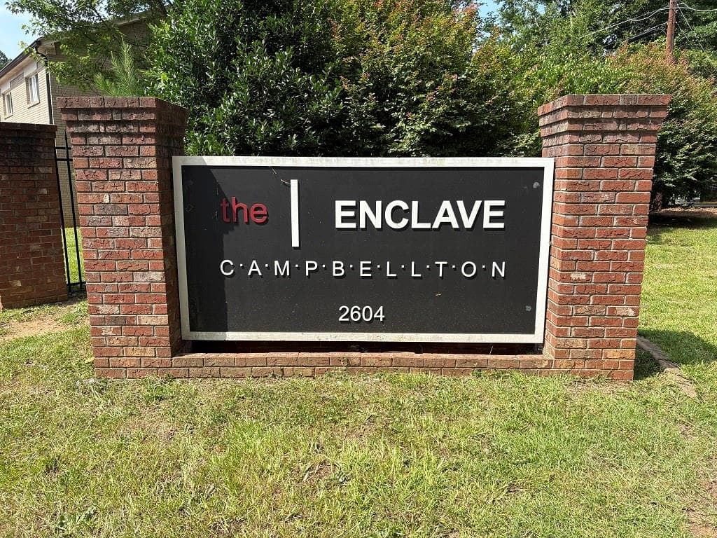 2 bedroom, 2 bathroom, 1,728 sq ft townhouse for sale at 2604 Campbellton Road 2G, Atlanta, GA 30311 — photo 2