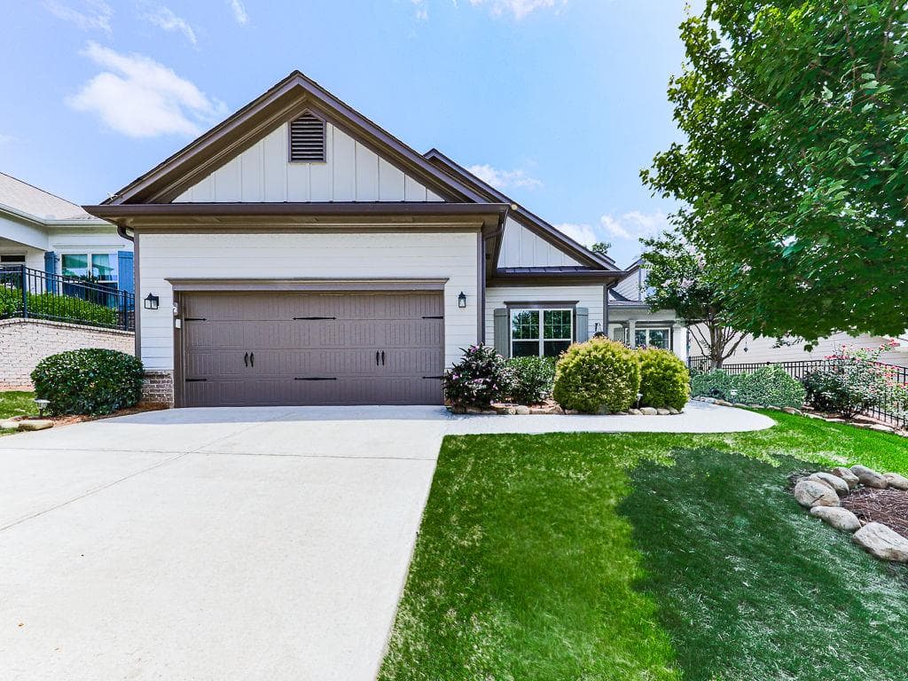 3 bedroom, 2 bathroom, 2,276 sq ft single family residence under contract at 511 Laurel Grove, Canton, GA 30114