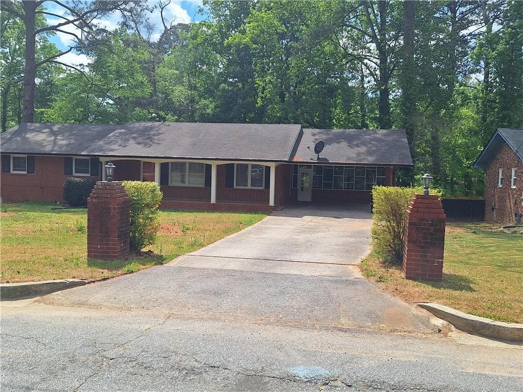 3 bedroom, 2 bathroom single family residence for rent at 4609 Hopewell Road, Atlanta, GA 30337 for $1,950 a month — photo 3