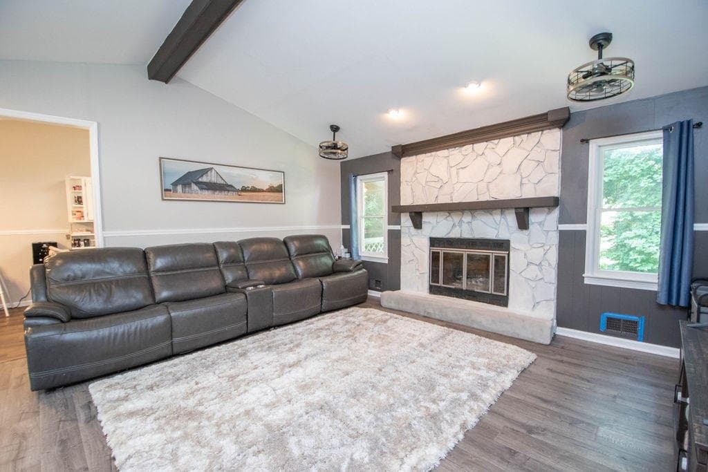 3 bedroom, 3 bathroom, 1,900 sq ft single family residence under contract at 149 N View Lane NW, Kennesaw, GA 30144 — photo 3