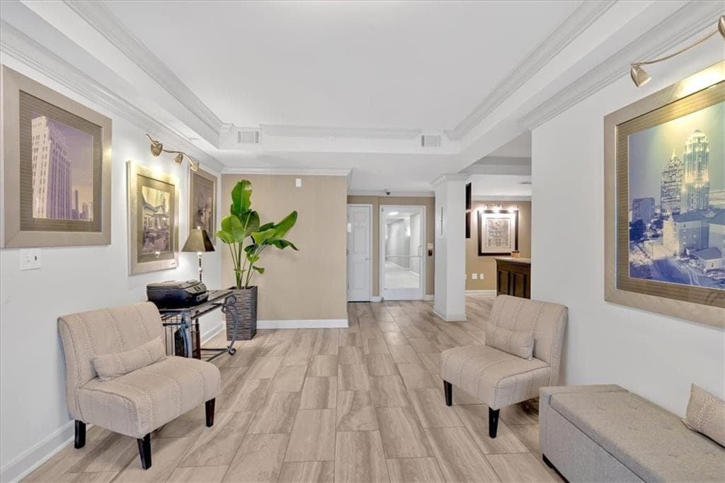 1 bedroom, 1 bathroom, 730 sq ft condominium for sale at 1075 Peachtree Walk A206, Atlanta, GA 30309 — photo 2