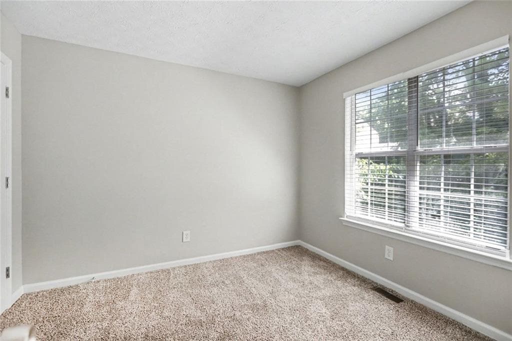 3 bedroom, 3 bathroom, 2,220 sq ft single family residence for sale at 3002 Cascade Manor Drive, Decatur, GA 30034 — photo 8