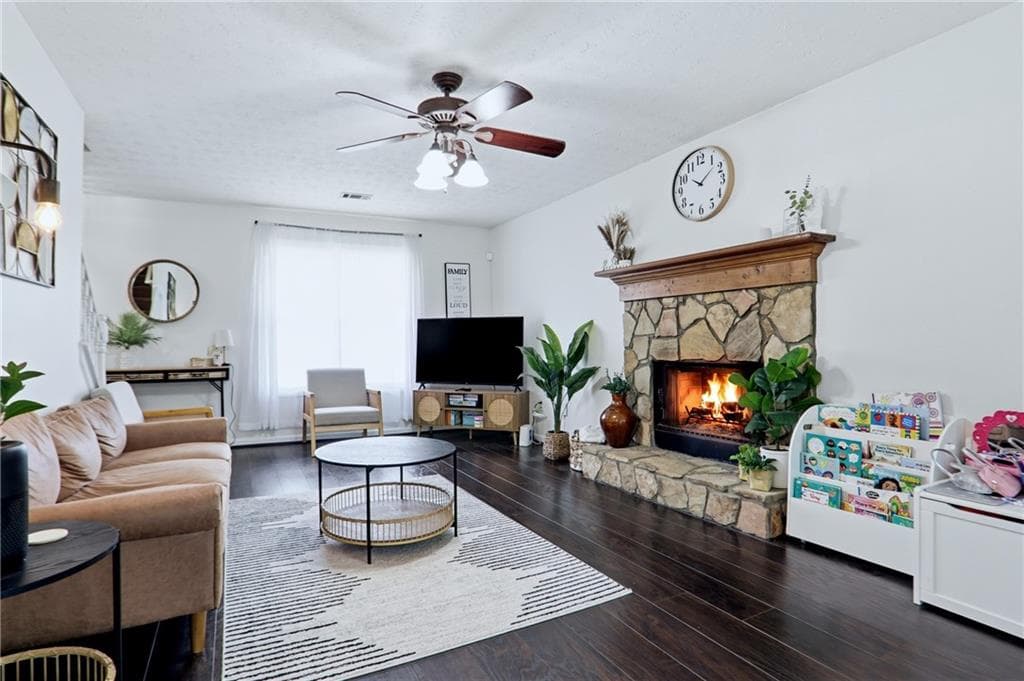 3 bedroom, 3 bathroom, 1,532 sq ft single family residence for sale at 3740 Michaels Creek Way, Loganville, GA 30052 — photo 7