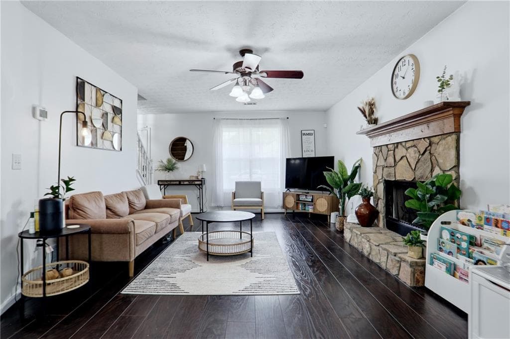 3 bedroom, 3 bathroom, 1,532 sq ft single family residence for sale at 3740 Michaels Creek Way, Loganville, GA 30052 — photo 8