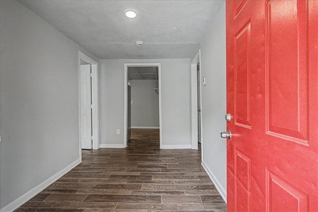 3 bedroom, 1 bathroom, 768 sq ft single family residence under contract at 8012 Green Street, Douglasville, GA 30134 — photo 5