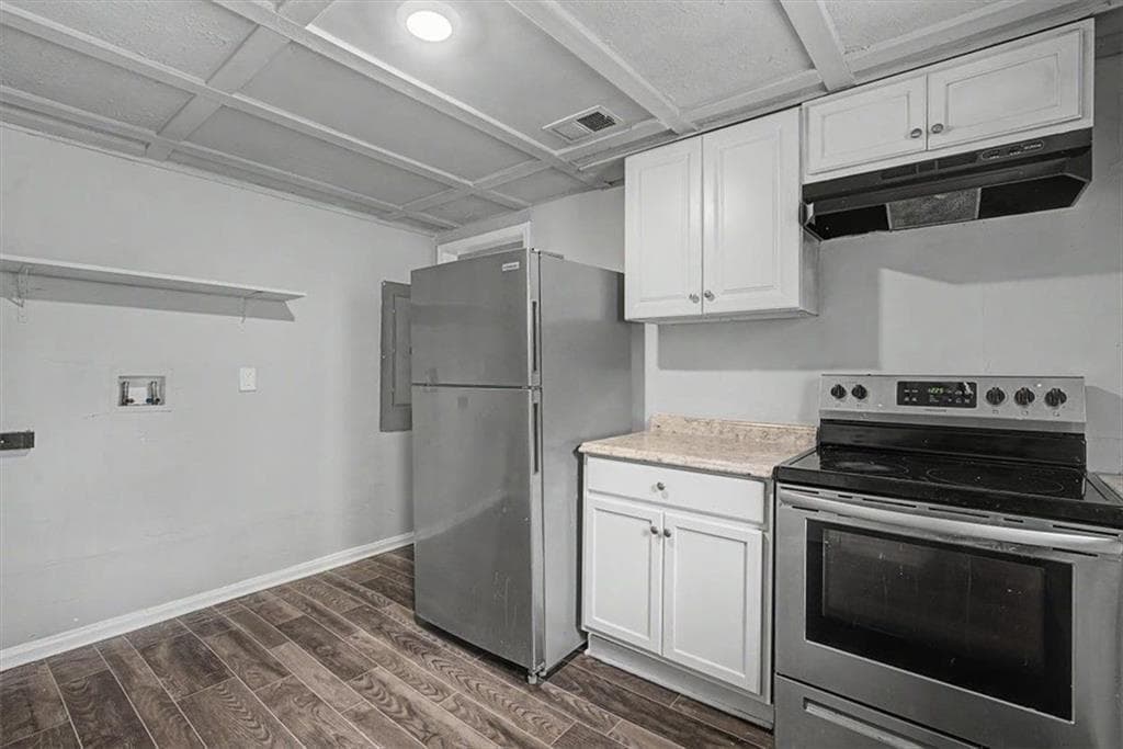 3 bedroom, 1 bathroom, 768 sq ft single family residence under contract at 8012 Green Street, Douglasville, GA 30134 — photo 9