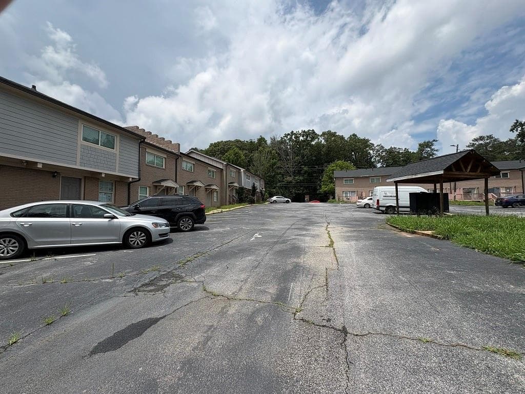 2 bedroom, 2 bathroom, 1,728 sq ft townhouse for sale at 2604 Campbellton Road 2G, Atlanta, GA 30311 — photo 4