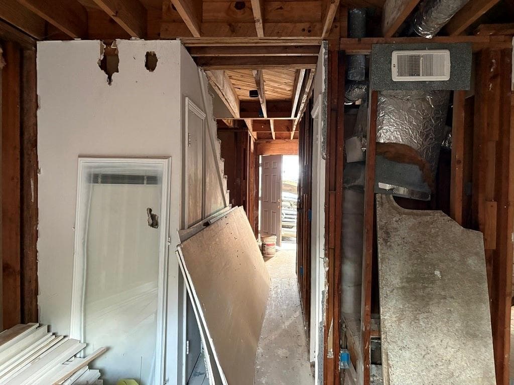 2 bedroom, 2 bathroom, 1,728 sq ft townhouse for sale at 2604 Campbellton Road 2G, Atlanta, GA 30311 — photo 8
