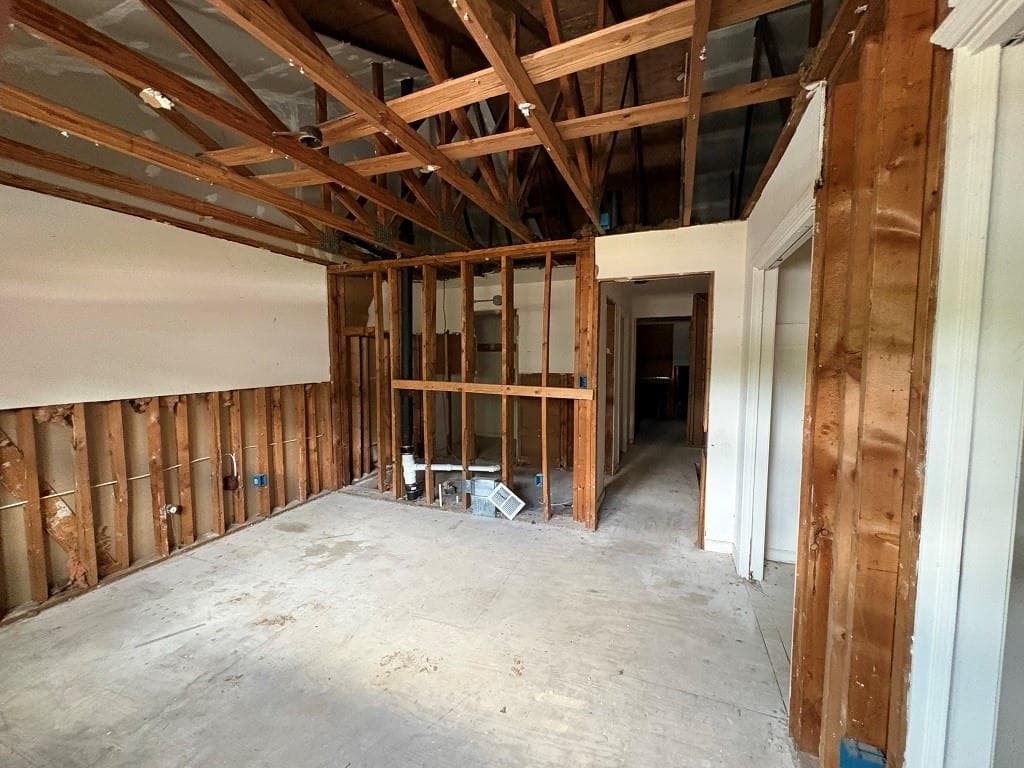 2 bedroom, 2 bathroom, 1,728 sq ft townhouse for sale at 2604 Campbellton Road 2G, Atlanta, GA 30311 — photo 9