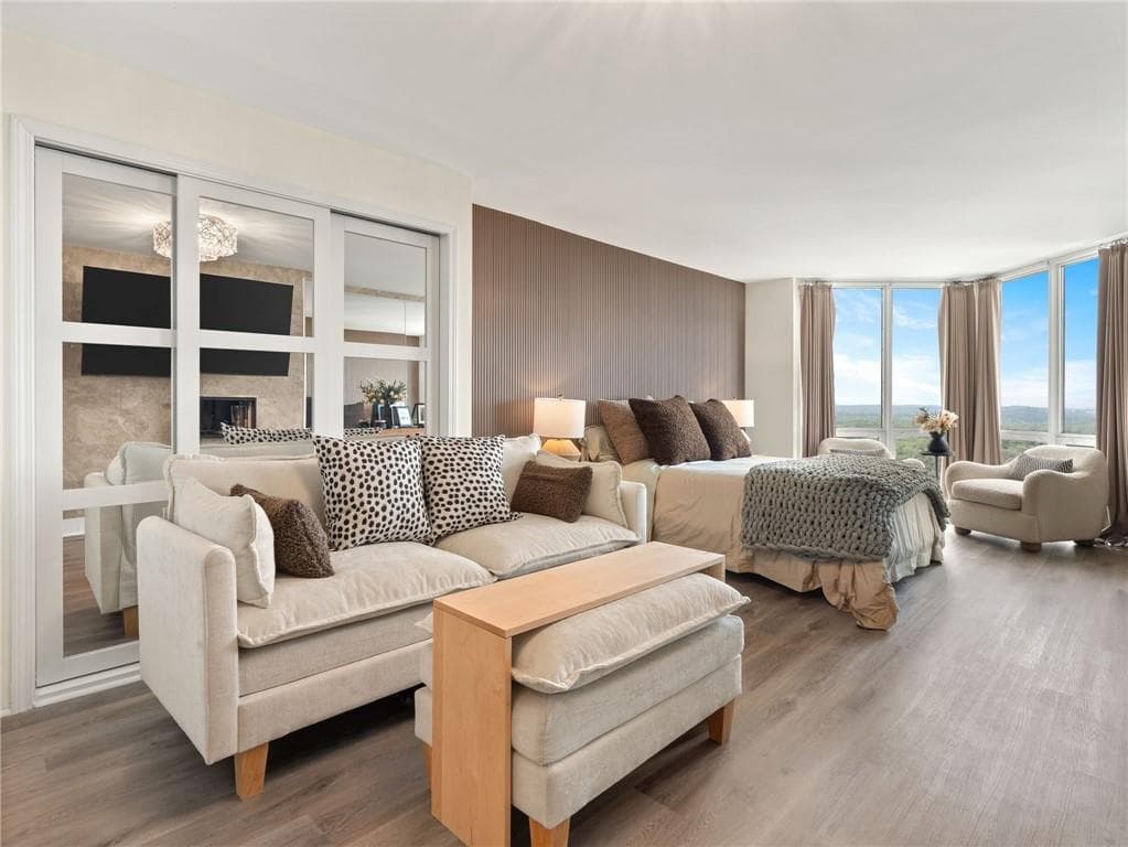1 bedroom, 1 bathroom, 543 sq ft condominium for sale at 2870 Pharr Court South 2708, Atlanta, GA 30305 — photo 3
