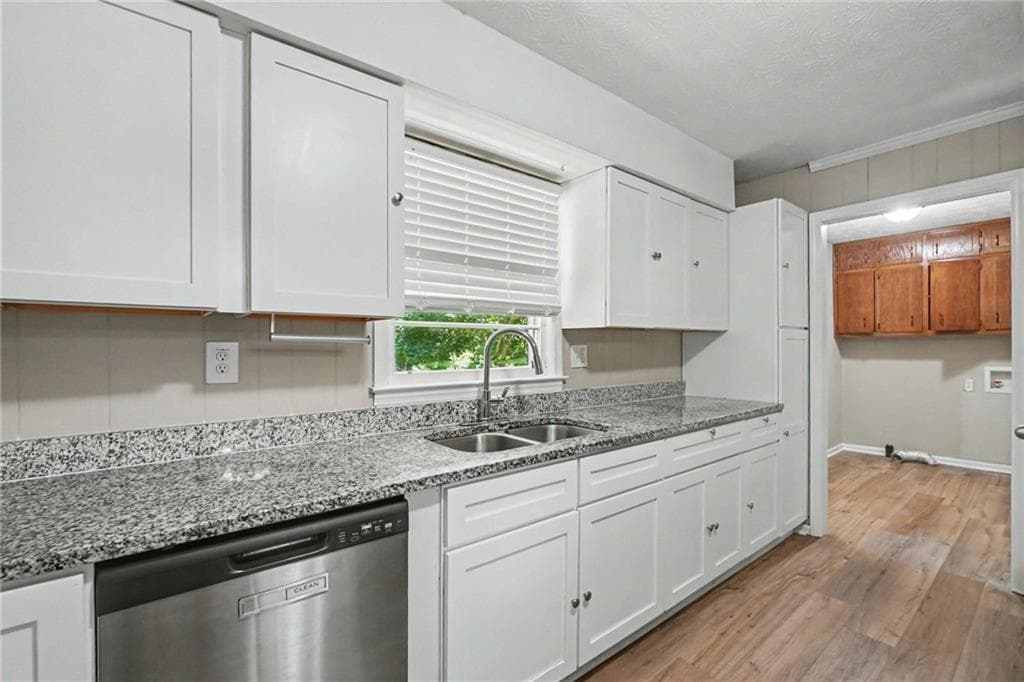 3 bedroom, 2 bathroom, 1,530 sq ft single family residence for sale at 3706 Sullivan Drive, Douglasville, GA 30135 — photo 6