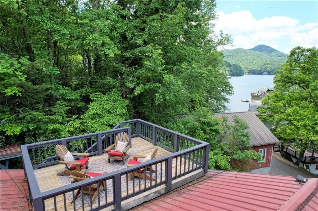 5 bedroom, 3 bathroom, 3,168 sq ft single family residence for sale at 422 Timpson Cove Road, Clayton, GA 30525 — photo 3