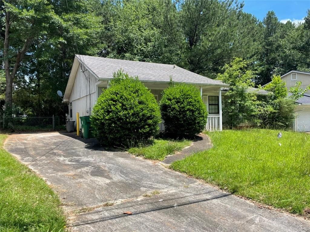 3 bedroom, 2 bathroom, 1,176 sq ft single family residence for sale at 2177 Jonathan Avenue, Lithonia, GA 30058 — photo 5