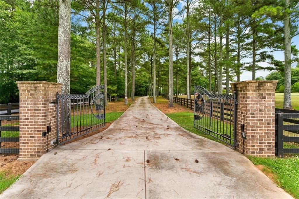 5 bedroom, 4 bathroom, 5,698 sq ft single family residence for sale at 1600 Old Alabama Road, Taylorsville, GA 30178 — photo 5