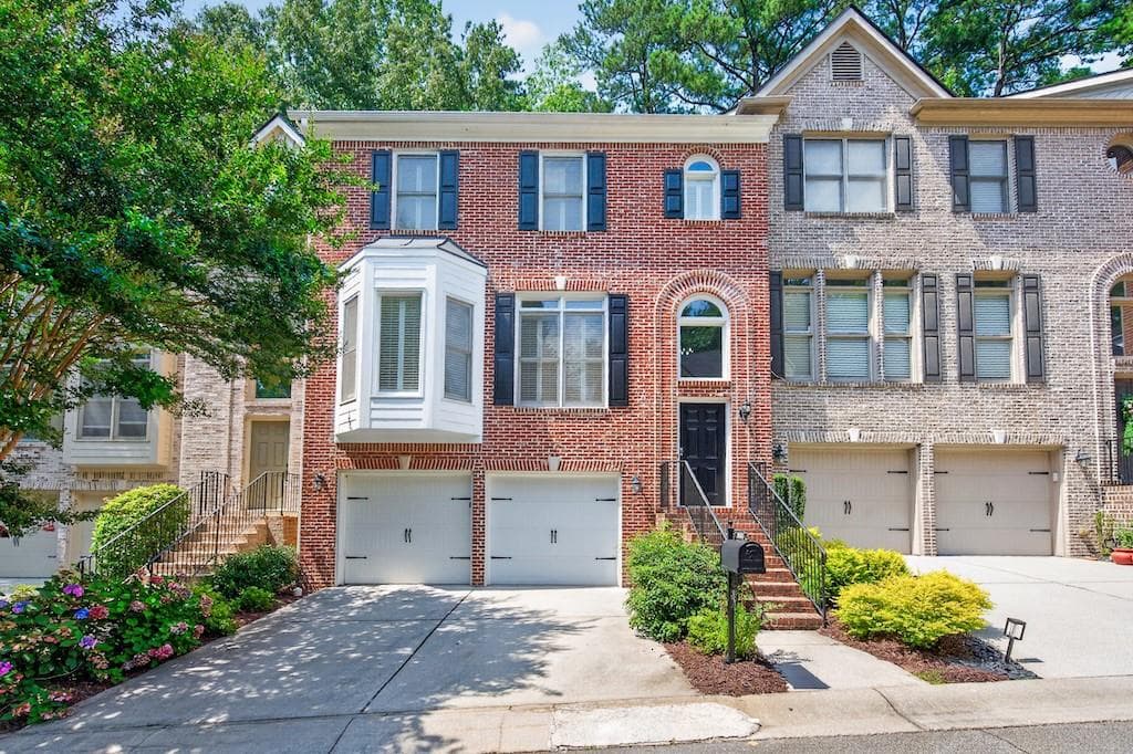 4 bedroom, 4 bathroom, 2,399 sq ft townhouse under contract at 7258 Village Creek Trace, Atlanta, GA 30328