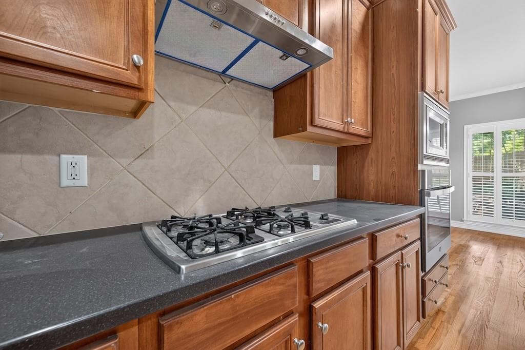 4 bedroom, 4 bathroom, 2,399 sq ft townhouse under contract at 7258 Village Creek Trace, Atlanta, GA 30328 — photo 5