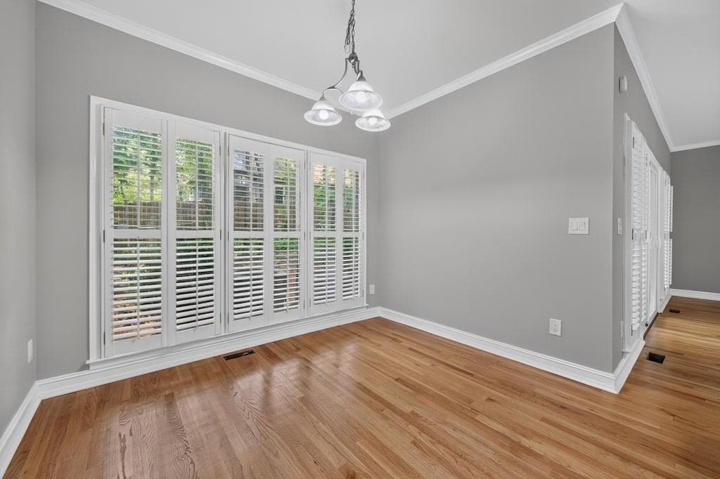 4 bedroom, 4 bathroom, 2,399 sq ft townhouse under contract at 7258 Village Creek Trace, Atlanta, GA 30328 — photo 9