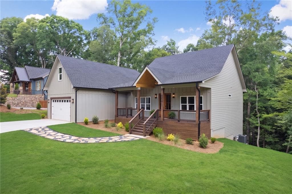 4 bedroom, 4 bathroom, 2,293 sq ft single family residence for sale at 6220 Eagle Court, Gainesville, GA 30506 — photo 4