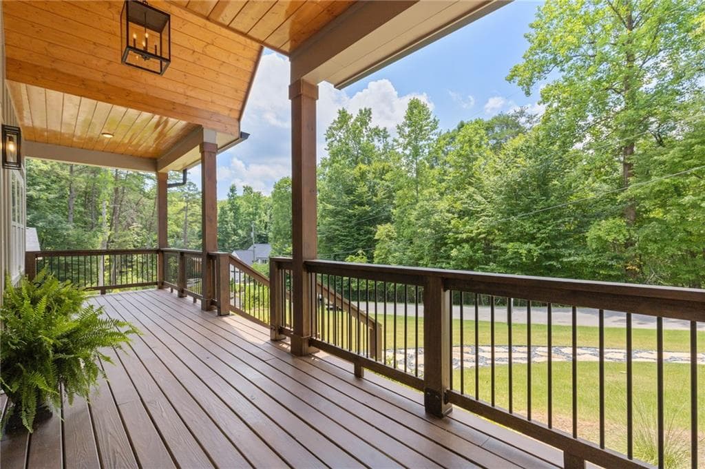4 bedroom, 4 bathroom, 2,293 sq ft single family residence for sale at 6220 Eagle Court, Gainesville, GA 30506 — photo 6