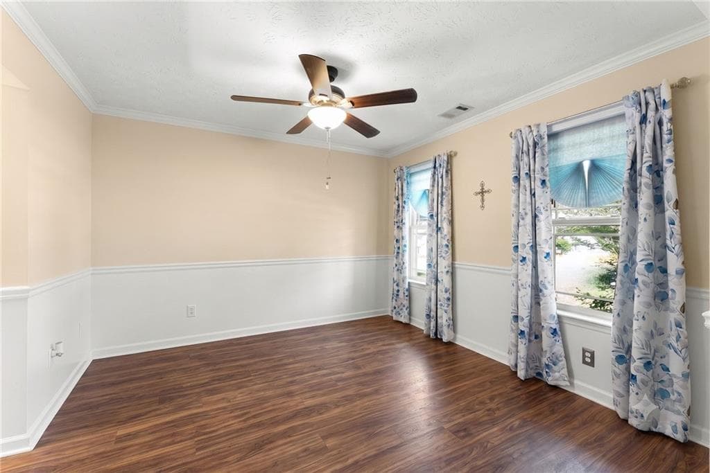 3 bedroom, 3 bathroom, 2,220 sq ft single family residence for sale at 226 Oceanliner Drive, Winder, GA 30680 — photo 5