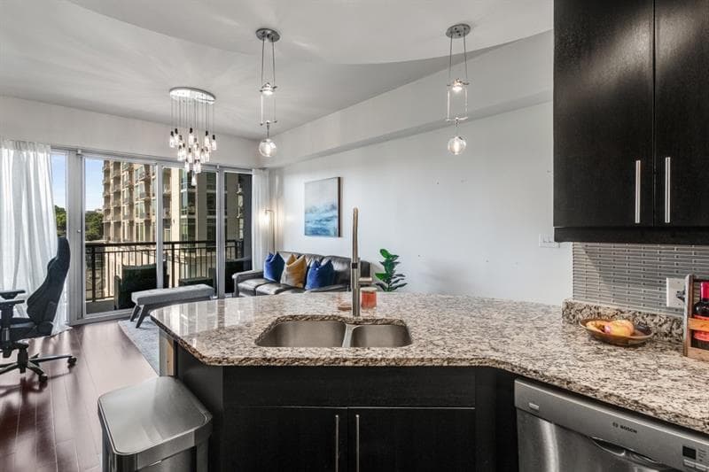 1 bedroom, 1 bathroom, 989 sq ft condominium for rent at 222 12th Street 904, Atlanta, GA 30309 for $2,500 a month — photo 6